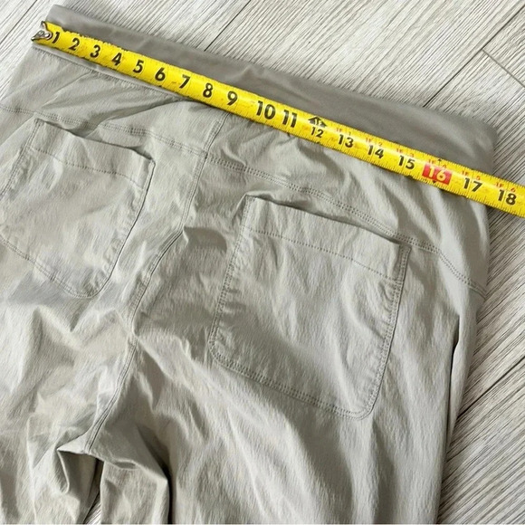 Athleta Utility Cargo Hidden Pockets Drawstring Jogger Pants Gray Size 16 - Picture 9 of 13